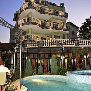 Boryana Hotel